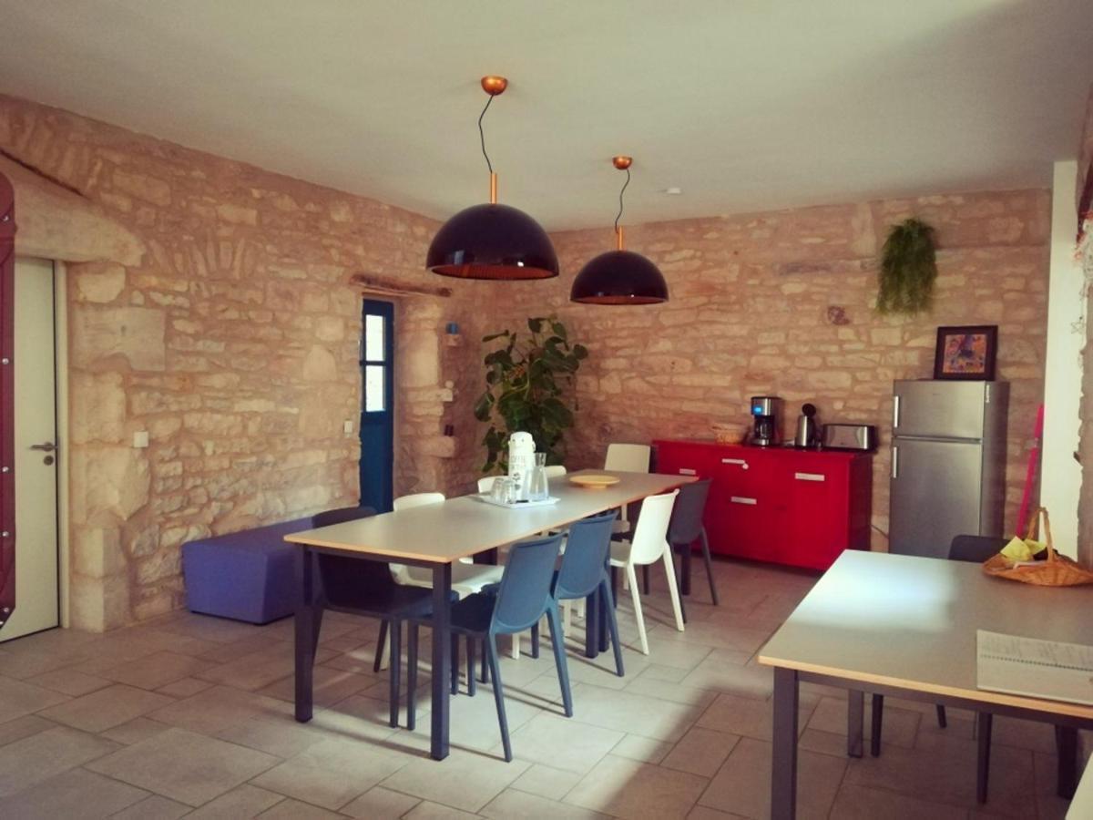 Gite La Maison Des Pelerins Villeneuve-dʼAveyron 外观 照片