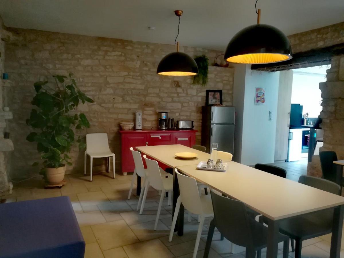Gite La Maison Des Pelerins Villeneuve-dʼAveyron 外观 照片